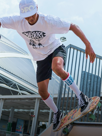 Skateboarding 